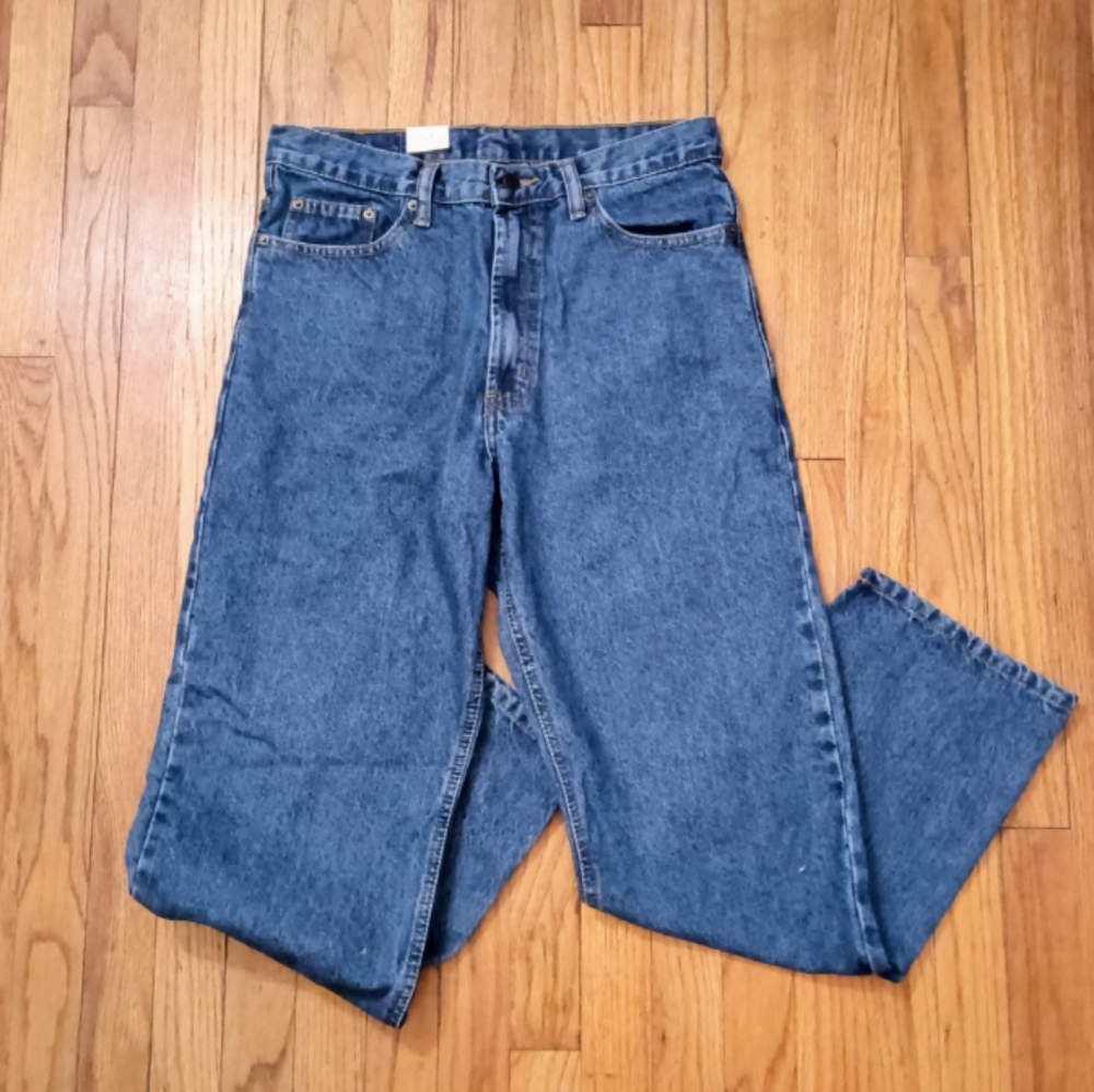 NWT 32 x 30 relaxed fit FULL BLUE jeans